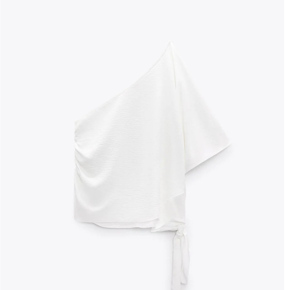 Zara White Asymmetrical Top NWT Size Medium
100% POLYESTER - Picture 2 of 3